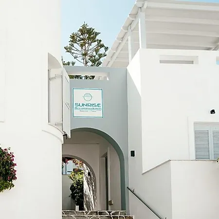Sunrise Accommodation By Mr And Mrs White 3*